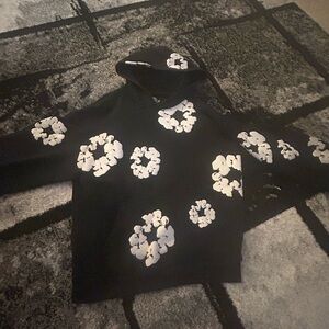 Black denim tears hoodie xxl but it doesn’t fit that big